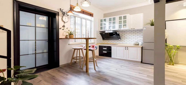 Should the first floor be waterproof or moisture-proof?